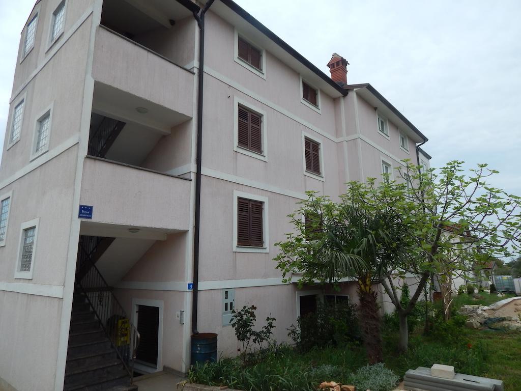 Apartments Vilanija Zimmer foto